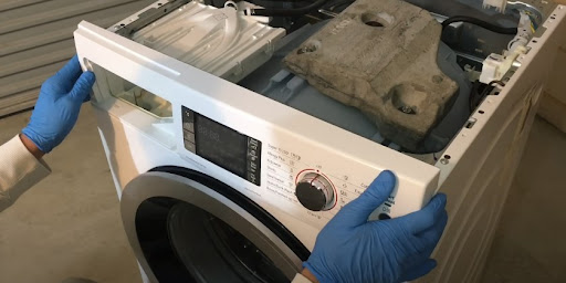 Ремонт стиральных машин Whirlpool в Стрежевом – сервис от Мастер24, цены от 2039 руб